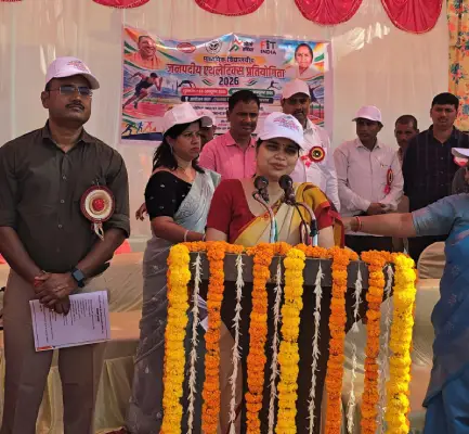 Ambedkar Nagar News: एथलेटिक्स प्रतियोगिता का आगाज, 800 मीटर दौड़ में सूरज ने मारी बाजी