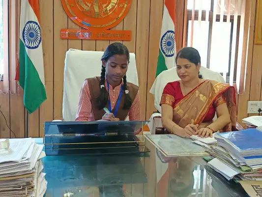 Ambedkar Nagar News: कुश्ती में कांस्य पदक विजेता अंशिका बनीं एक दिन की DM, जनता दर्शन में सुनीं जनसमस्याएं